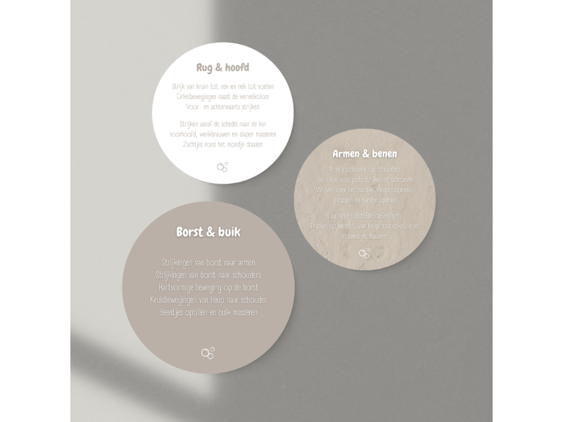 stylish-cheatsheet-ontspanningsmassage-voor-jouw-newborn-floating-baby-zwolle