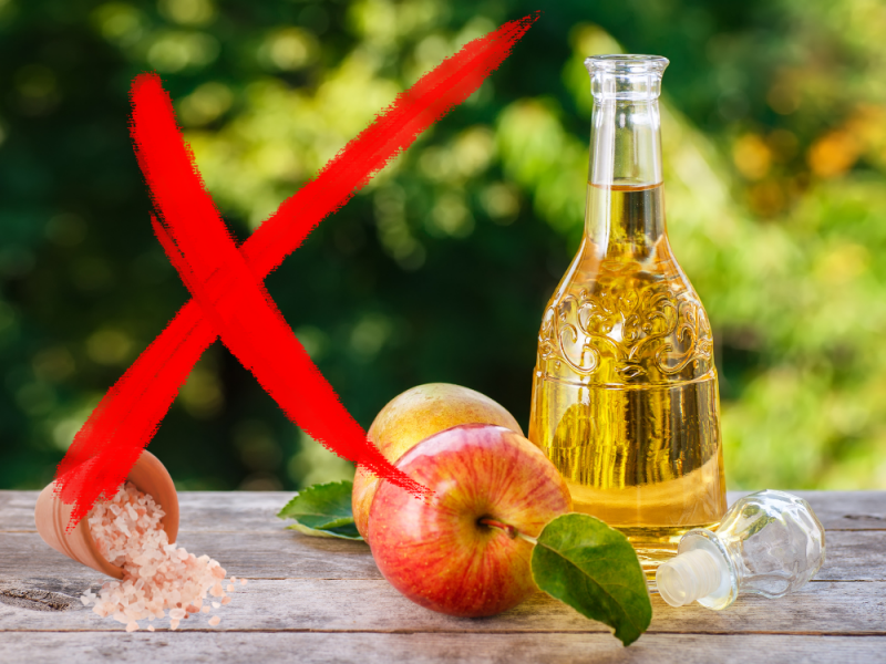 Keukenmiddeltjes tegen onkruid: wat mag wel en wat mag niet?