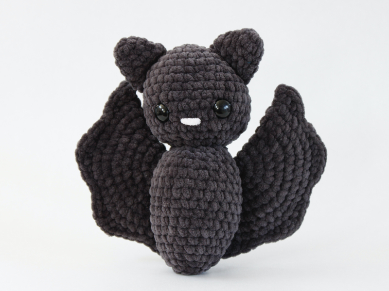 Cute bat crochet plush pattern Halloween amigurumi toy