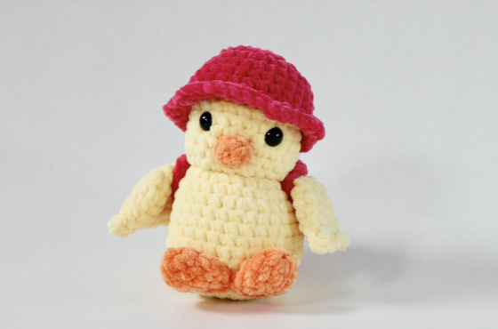 Cute chick crochet plush pattern with hat and backpack amigurumi