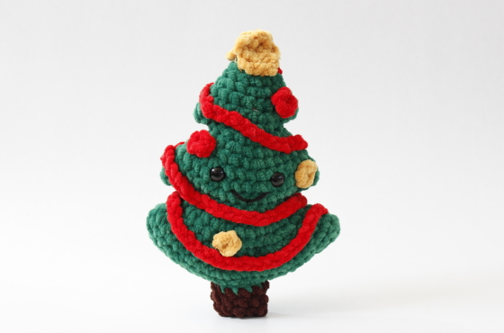 Christmas tree crochet plush pattern holiday amigurumi toy