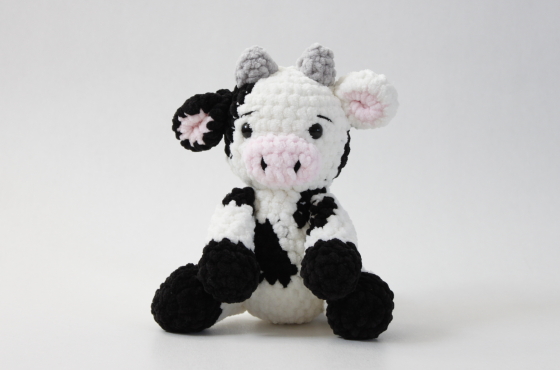 Cute cow crochet plush pattern amigurumi farm animal toy