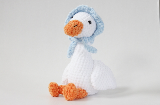 Cute goose crochet plush pattern with hat amigurumi animal