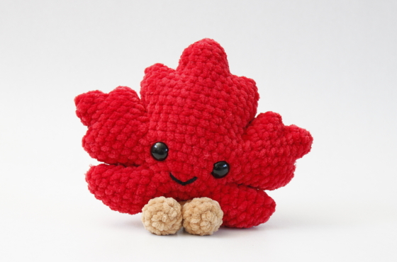 maple leaf crochet plush pattern autumn amigurumi decoration