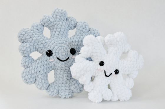 Cute Snowflakes 2 sizes crochet plush pattern beginner amigurumi toy