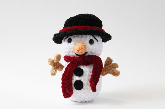 cute snowman crochet plush pattern winter amigurumi toy