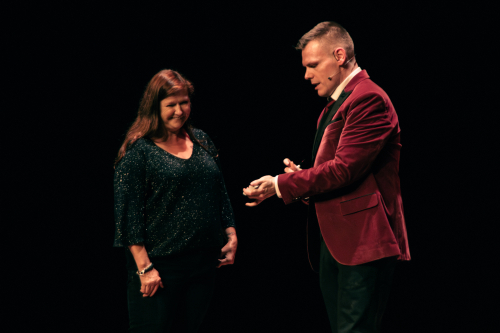 Magic comedy entertainer professioneel Nederland Magic comedy entertainer professioneel Nederland