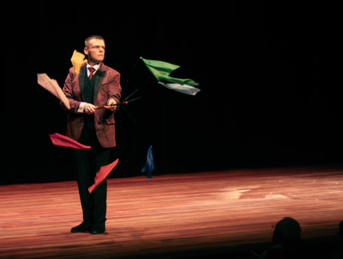 Stand up goochelaar Flynn evenementen boeken