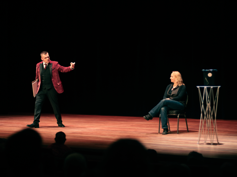 Stand up magic Flynn theater voorstellingen Stand up magic Flynn theater voorstellingen