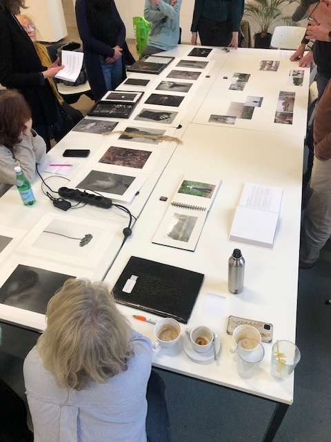 Het uitleggen en selecteren van foto's