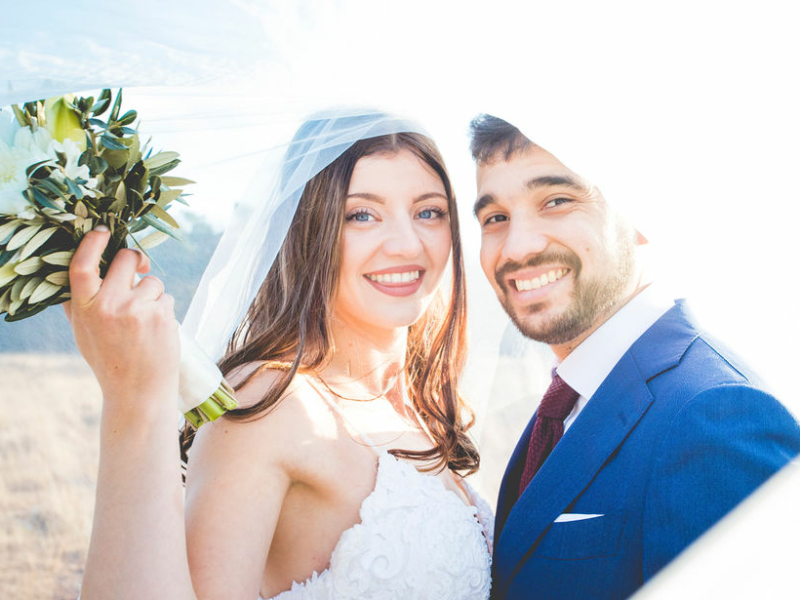 Bruiloftfotografie - Fotografie Debbie - Barneveld - in sluier samen