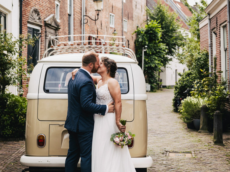 Bruiloftfotografie - Fotografie Debbie - Barneveld - volkswagenbusje