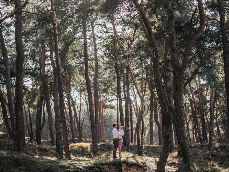 Loveshoot - Liefde foto - Fotografie Debbie - Barneveld - bos Loveshoot - Liefde foto - Fotografie Debbie - Barneveld - bos