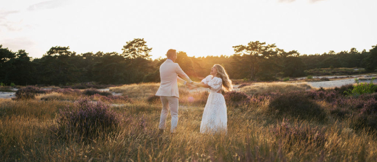Loveshoot - Liefde foto - Fotografie Debbie - Barneveld - heide Loveshoot - Liefde foto - Fotografie Debbie - Barneveld - heide