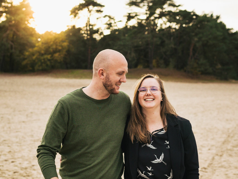 Loveshoot - Liefde foto - Fotografie Debbie - Barneveld - liefde is Loveshoot - Liefde foto - Fotografie Debbie - Barneveld - liefde is