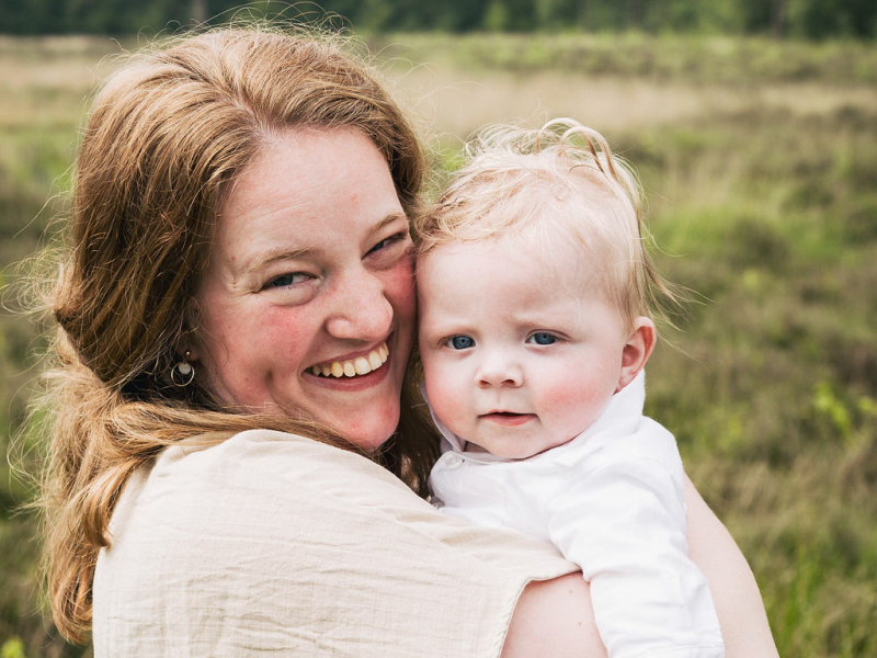 Newbornfotografie - Fotografie Debbie - Blije mama Newbornfotografie - Fotografie Debbie - Blije mama