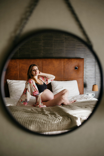 Zwangerschapsfotografie - Fotografie Debbie - Spiegel detail