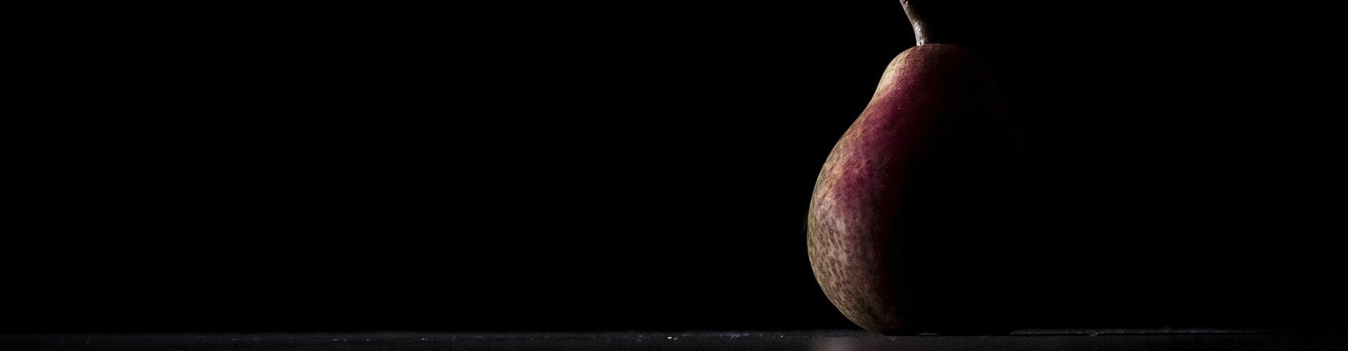 Low Key foto met een peer