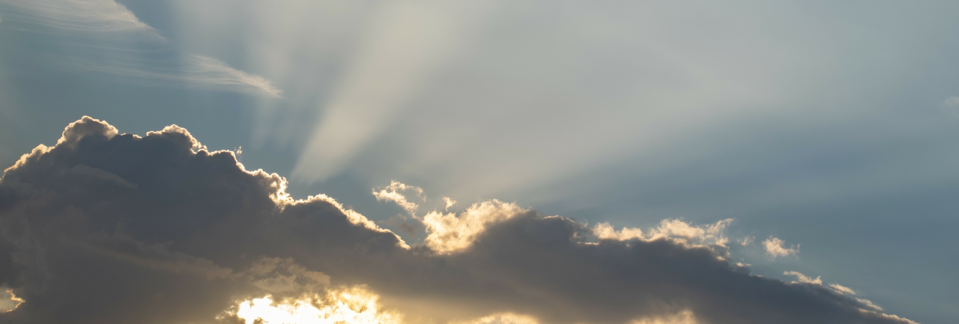 Zonneharpen in de lucht