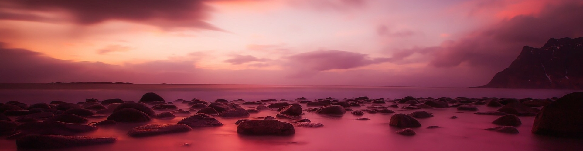 Zonsondergang aan de kust Mooie zonsondergang