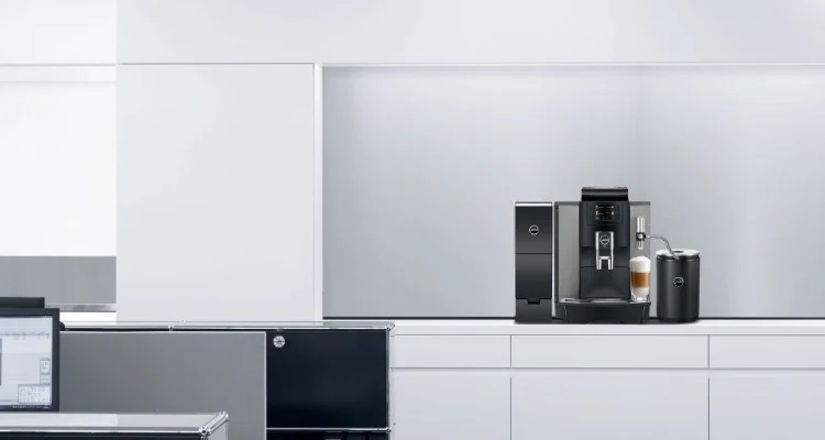 Jura WE8 machine à café professionnelle au travail