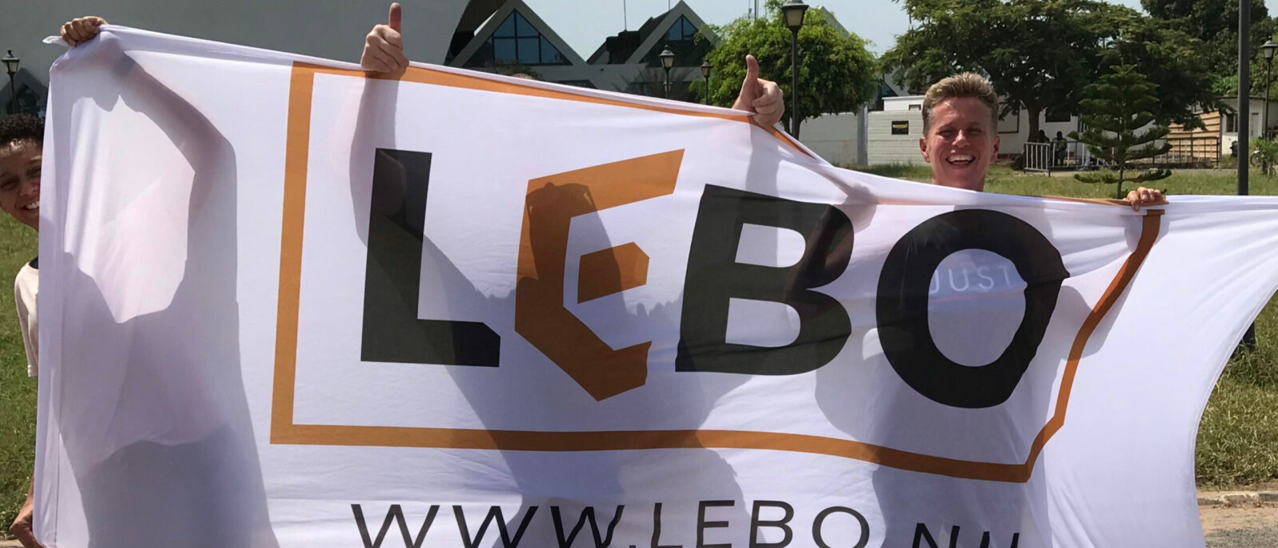 Hoofdsponsor LEBO Vastgoed doet geweldige donatie van € 2.500,-!