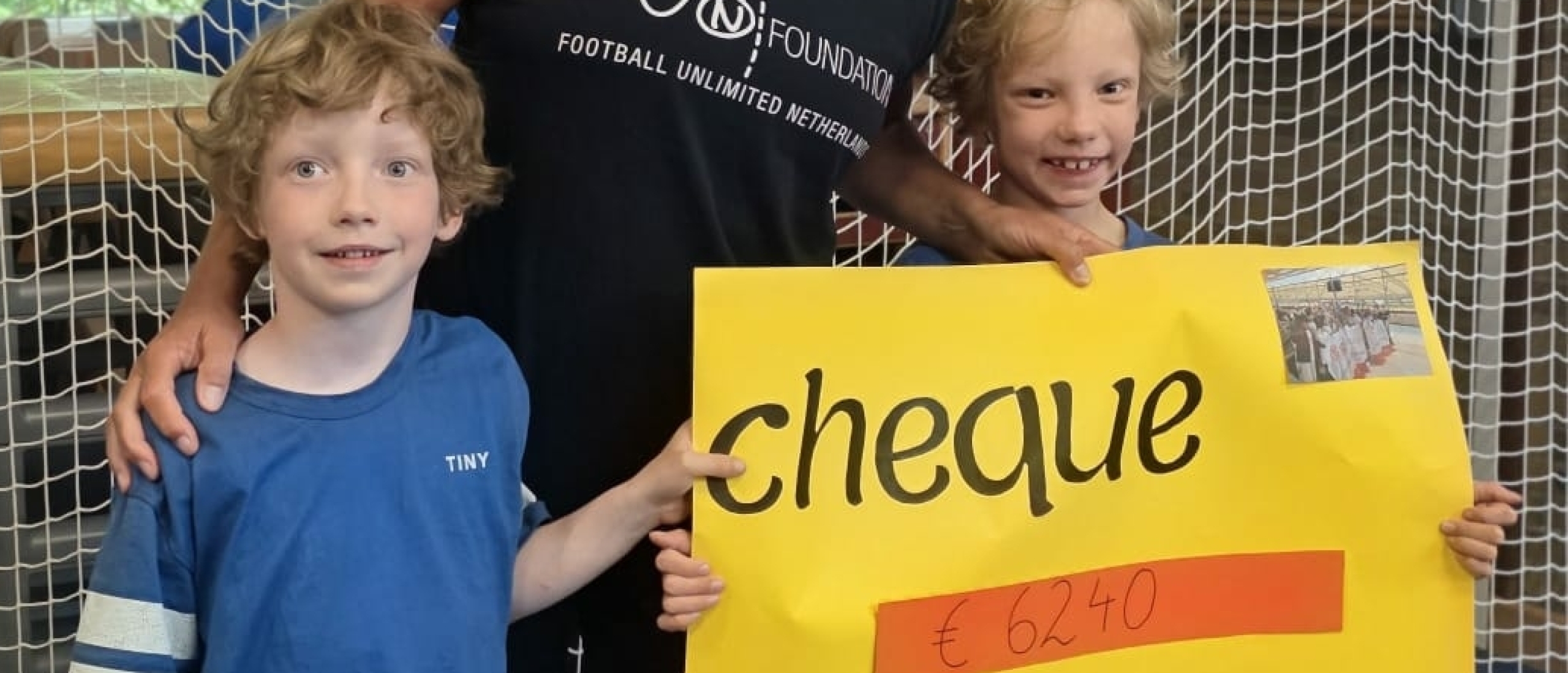 Bornwaterschool overhandigt cheque van € 6.240,-