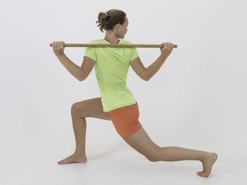 Fysio Maaike met stok