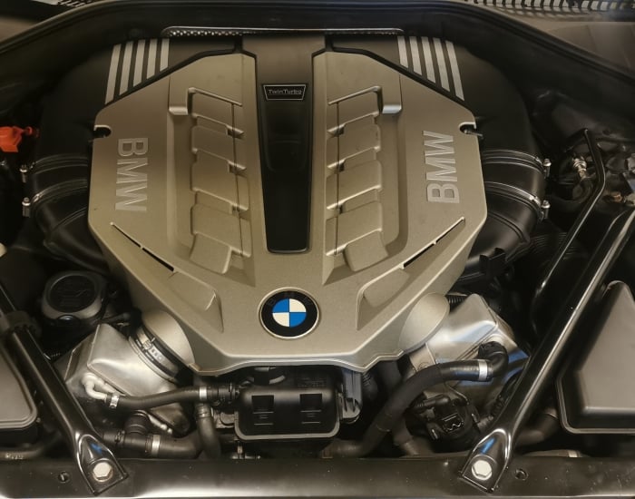 Professionele BMW Motorrevisie | Breng je motor in topconditie bij Garage Woest Nunspeet