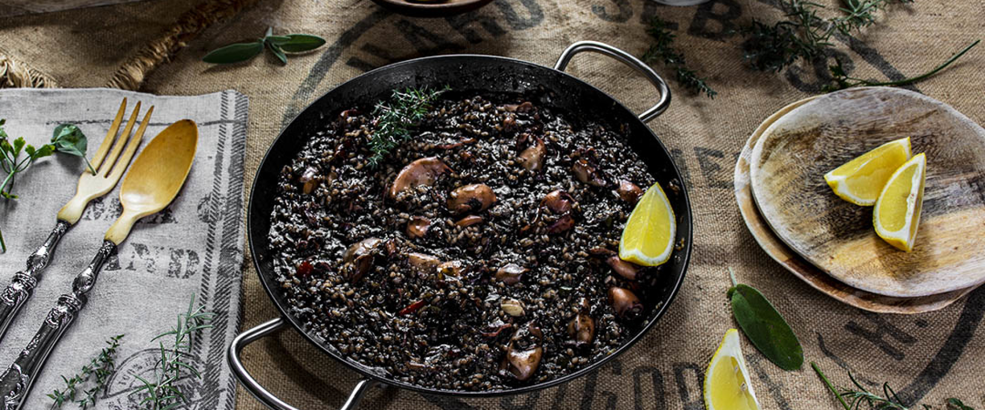 Arroz Negro ( zwarte paella) Paella recepten Genietandalusië.nl