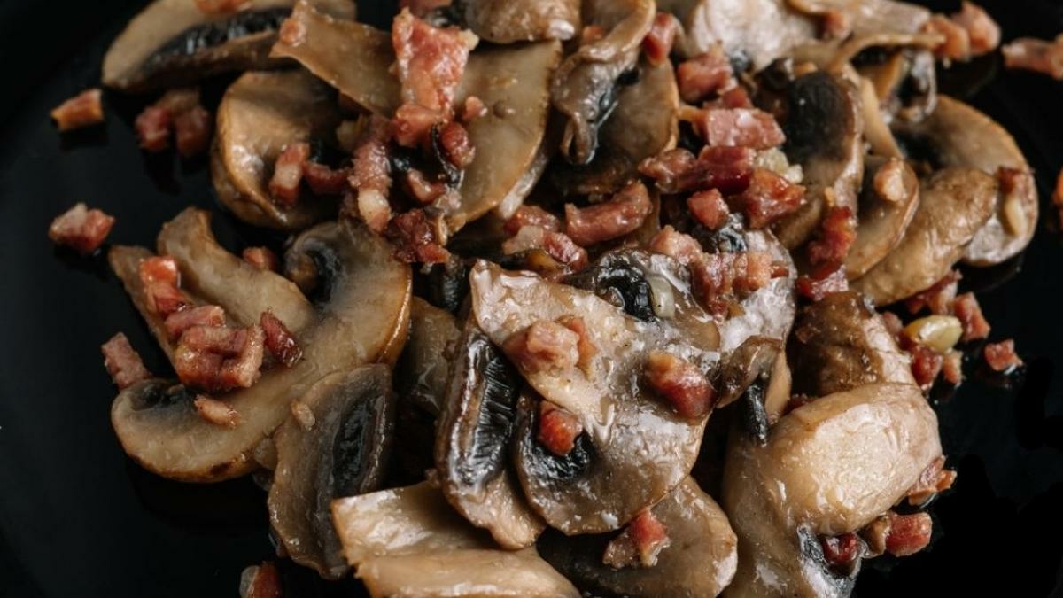 Gegrilde champignons met Spaanse ham (setas a la plancha con jamón )