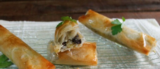 Knapperig hapje met bloedworst en mango (crujiente de morcilla y mango)