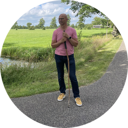 Het maakt de weg vrij naar innerlijke rust, ontspanning, (zelf)vertrouwen en vooruitgang.