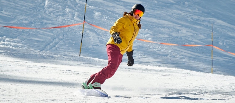 Snowboarden op wintersport en knieblessure voorkomen