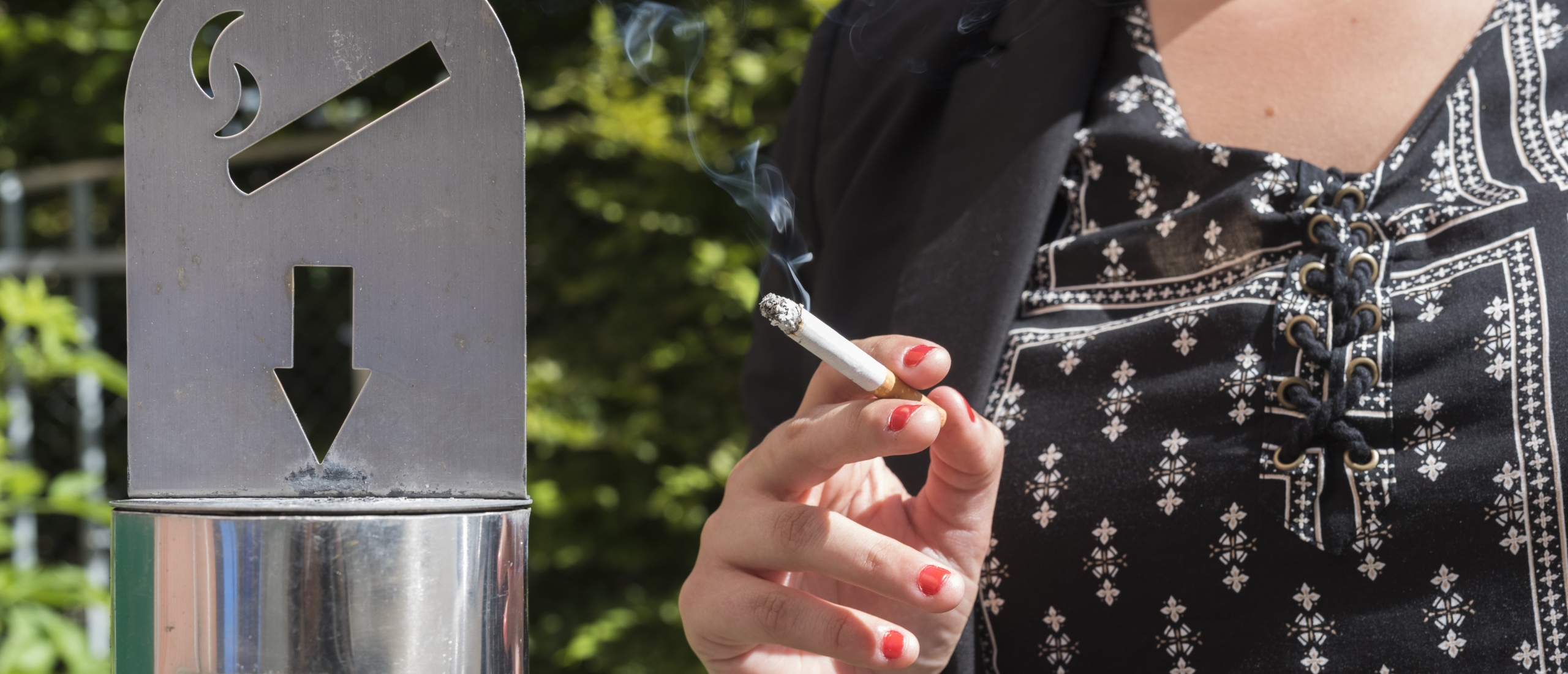 WHO moedigt strenger rookbeleid Nederland aan