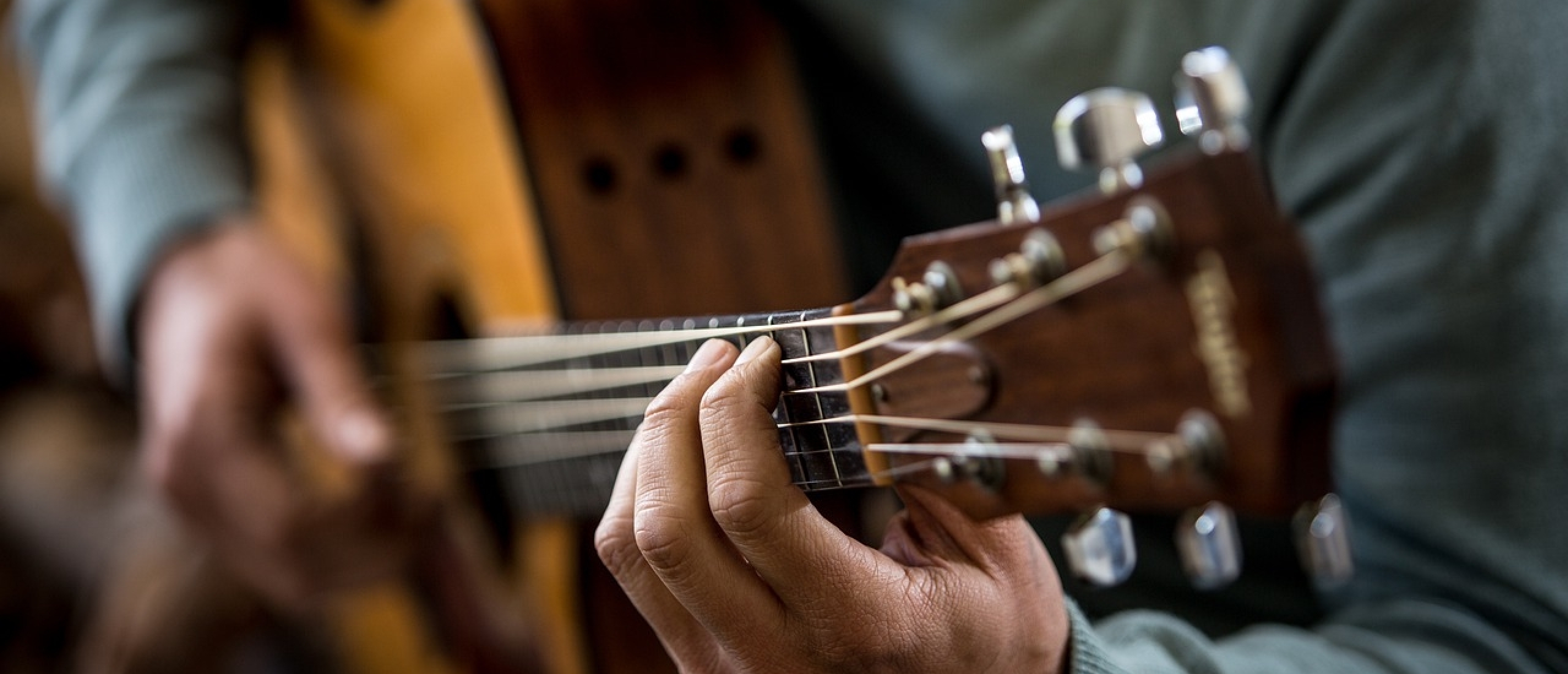 Muziek transponeren: Hoe speel je liedjes in een andere toonsoort op je gitaar?