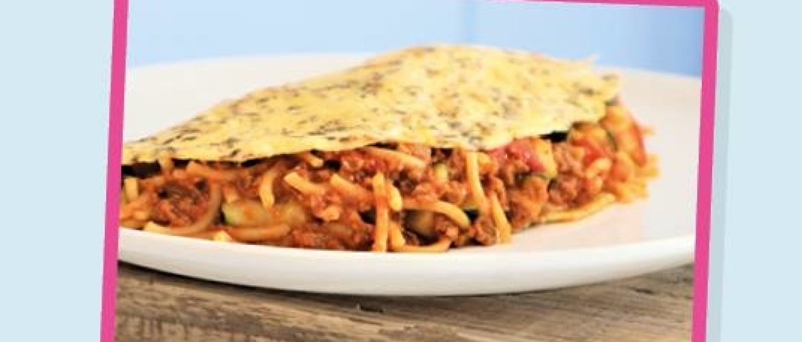 Omelet gevuld met Pasta Bolognese