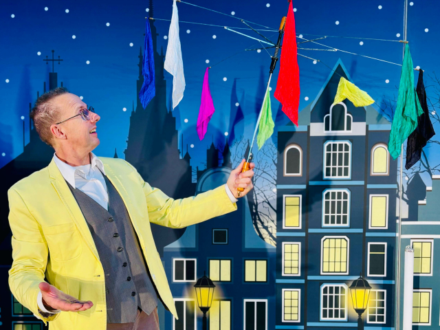 goochelaar voor kinderen als goochelaar vertoon ik kleurrijke goocheltrucs