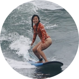 solo traveller booked surf retreat and learning to surf