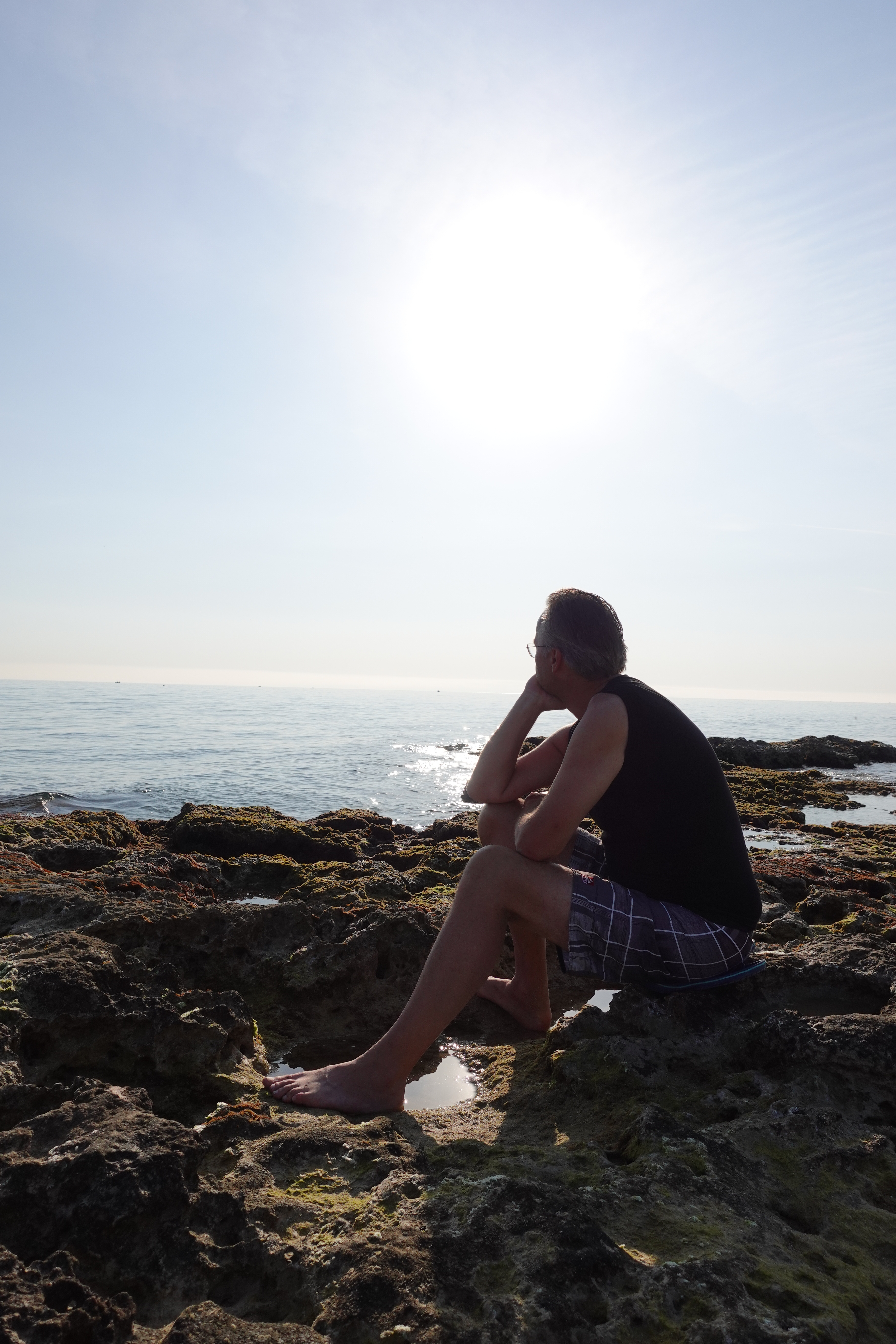 Cees, deelnemer van The Diamond Reset in Puglia Cees aan de kust in Puglia tijdens zijn retraite
