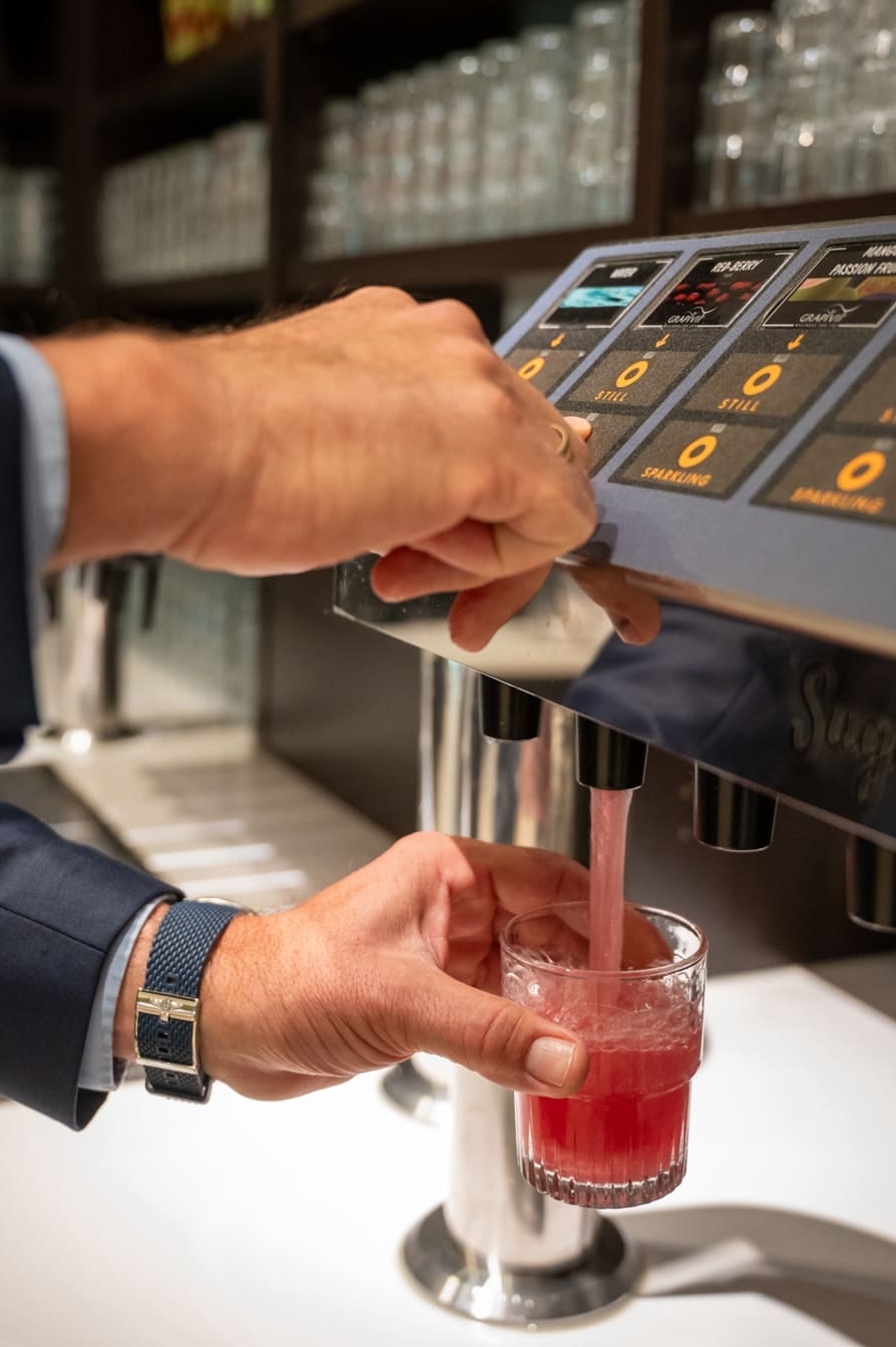 Gezonde frisdranken voor de werkplek Tap duurzame frisdranken uit onze dispensers. Ideaal voor op kantoor