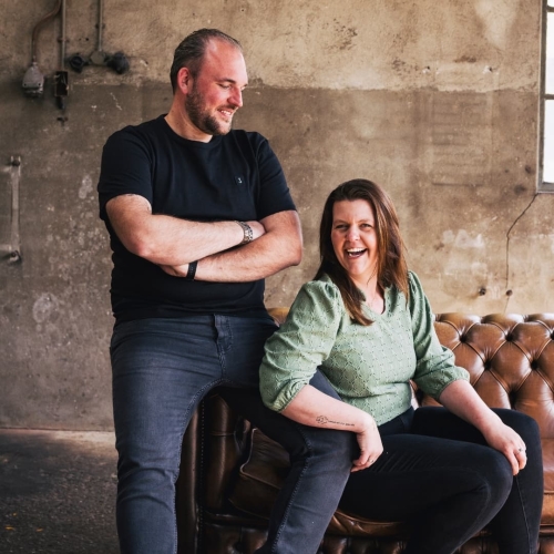 Harold en Lisette Engelen van Grenzeloos Gastvrij delen praktische Youtube-video's met tips voor hotels, restaurants, campings en B&B's