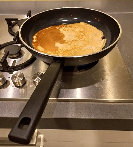 Pannenkoek in een emeyere Ceraforce Alu Comfort 3 pan
