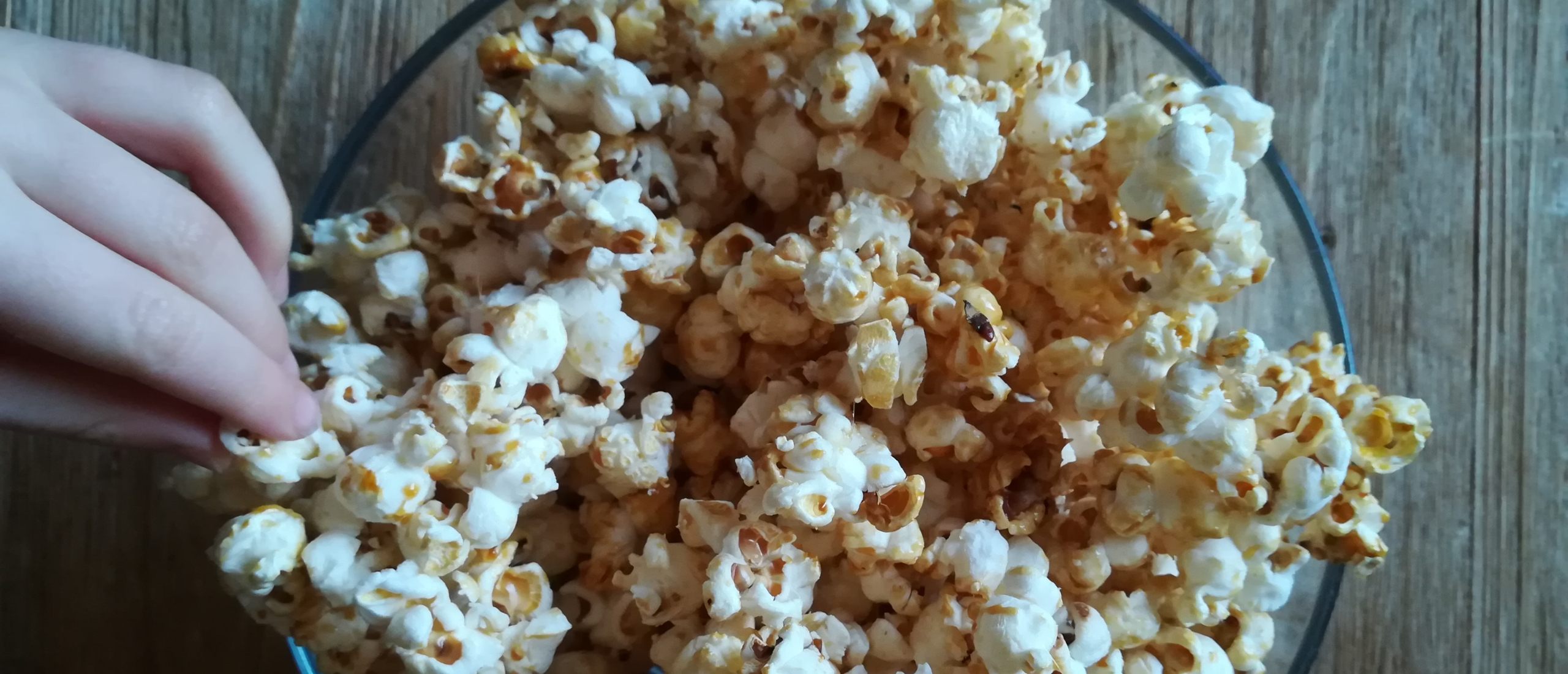 Zelf gemakkelijk zoete en zoute popcorn maken