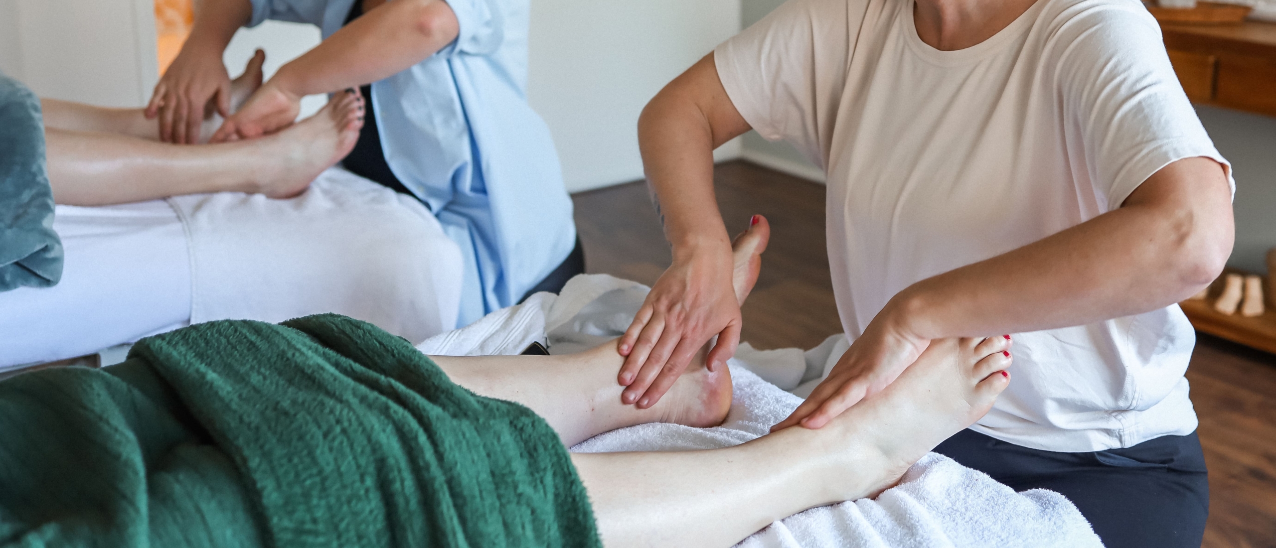 Met welke voet begin je een voetreflexmassage?
