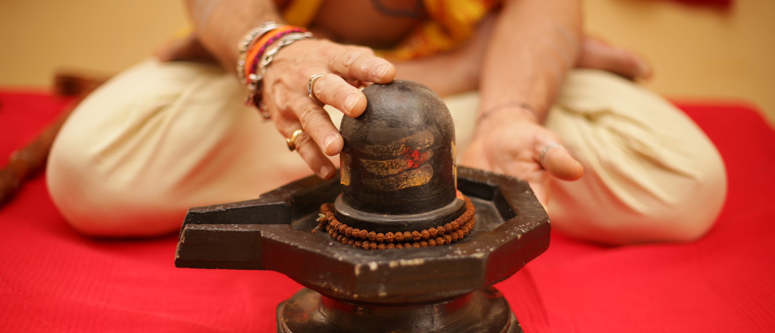 De Shiva Lingam: Symbool van Balans en Transformatie
