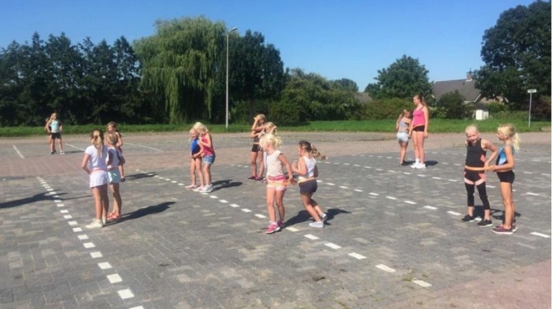 outdoor-gymnastics-game