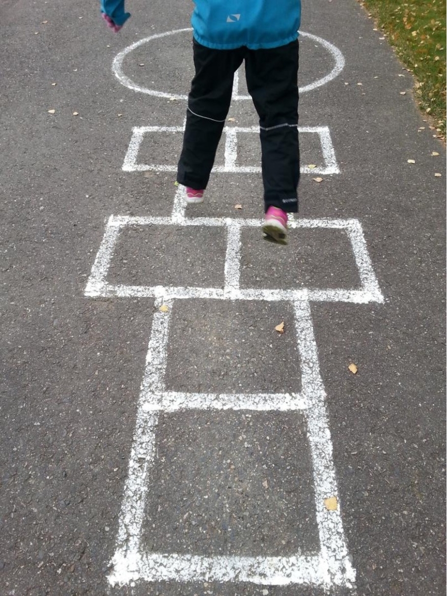 outdoor-gymnastics-jumping