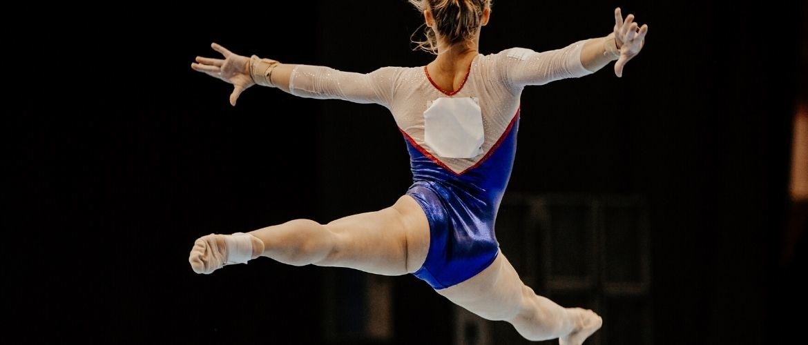 Body tightness in split leap gymnastics