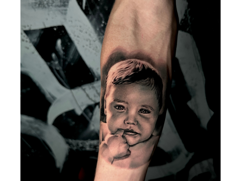 Baby tattoo realisme